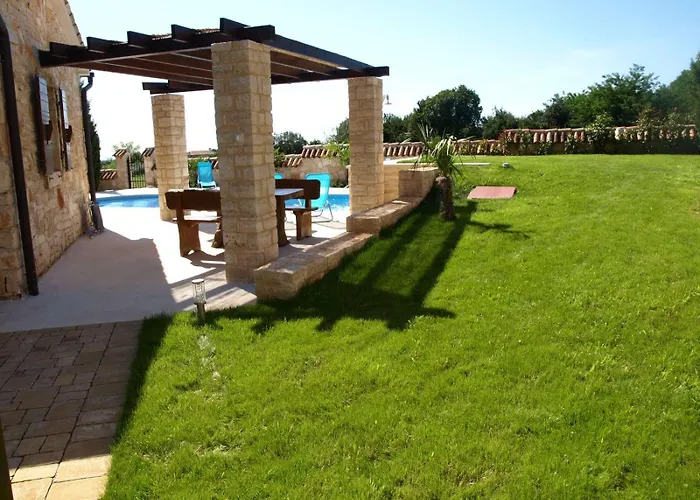 Ema Villa